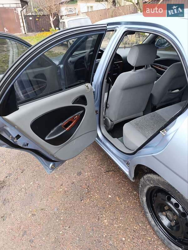 Седан Daewoo Nubira 2003 в Коростені