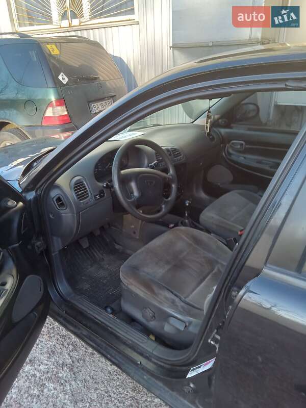 Седан Daewoo Nubira 1998 в Києві