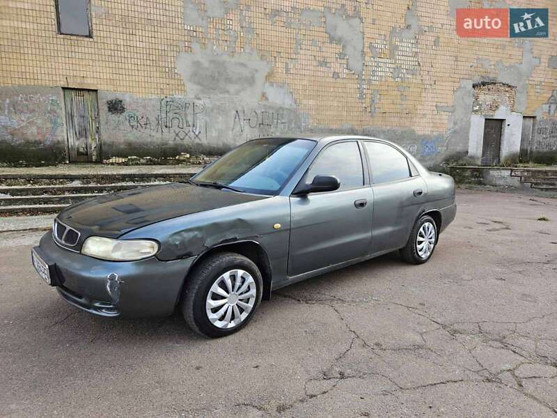 Седан Daewoo Nubira 1998 в Обухові