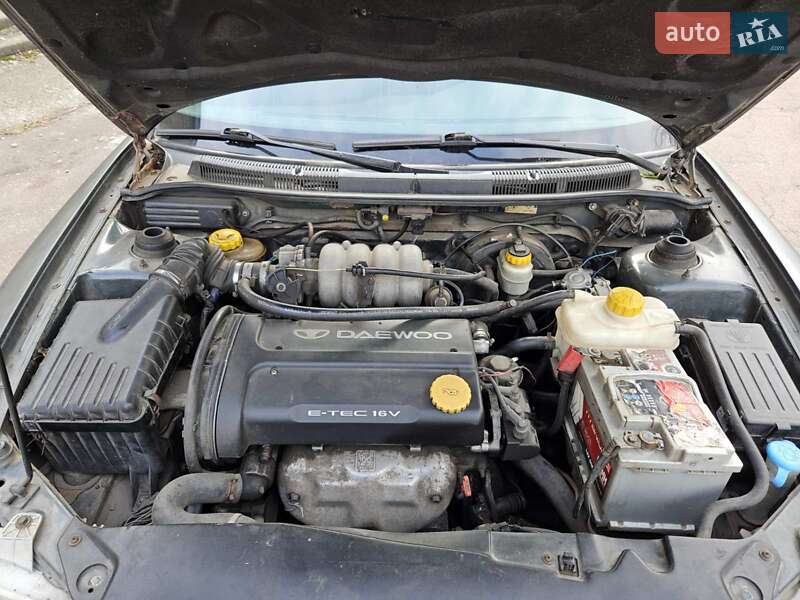 Седан Daewoo Nubira 1998 в Обухові