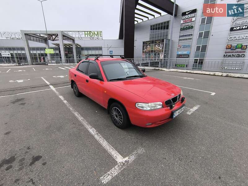 Седан Daewoo Nubira 1998 в Киеве