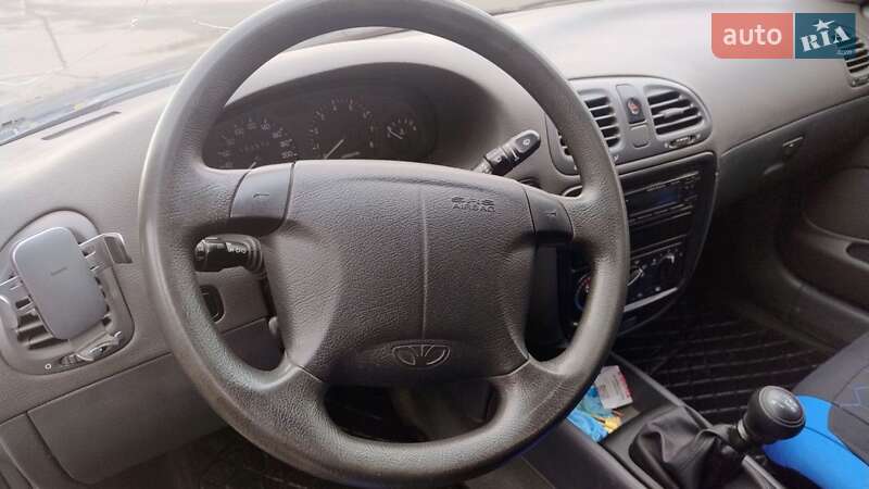 Хетчбек Daewoo Nubira 1998 в Дніпрі