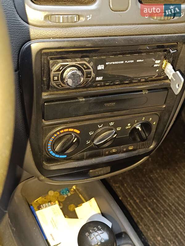 Седан Daewoo Nubira 1998 в Ірпені