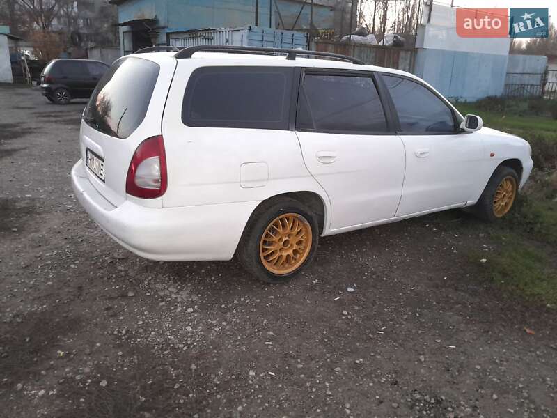 Універсал Daewoo Nubira 1999 в Одесі