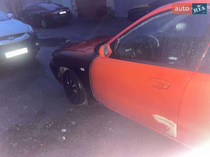 Седан Daewoo Nubira 1998 в Киеве