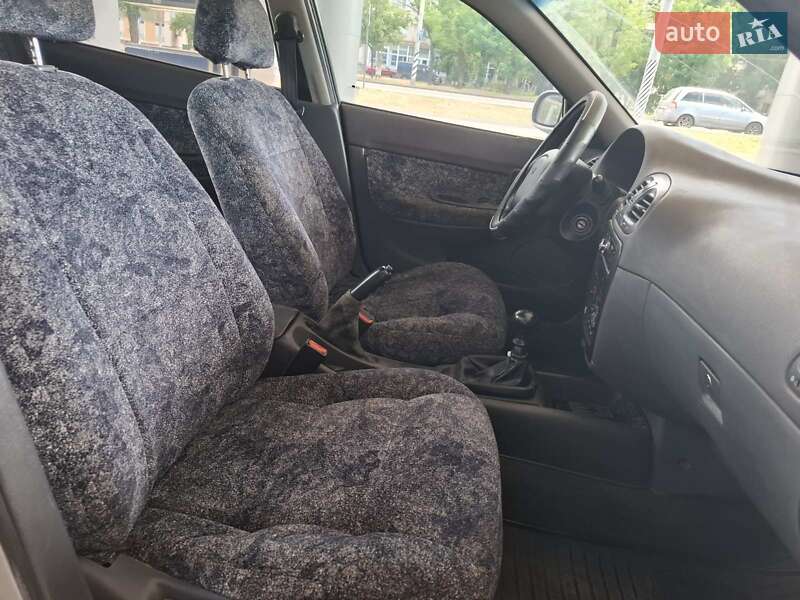 Седан Daewoo Nubira 1998 в Николаеве