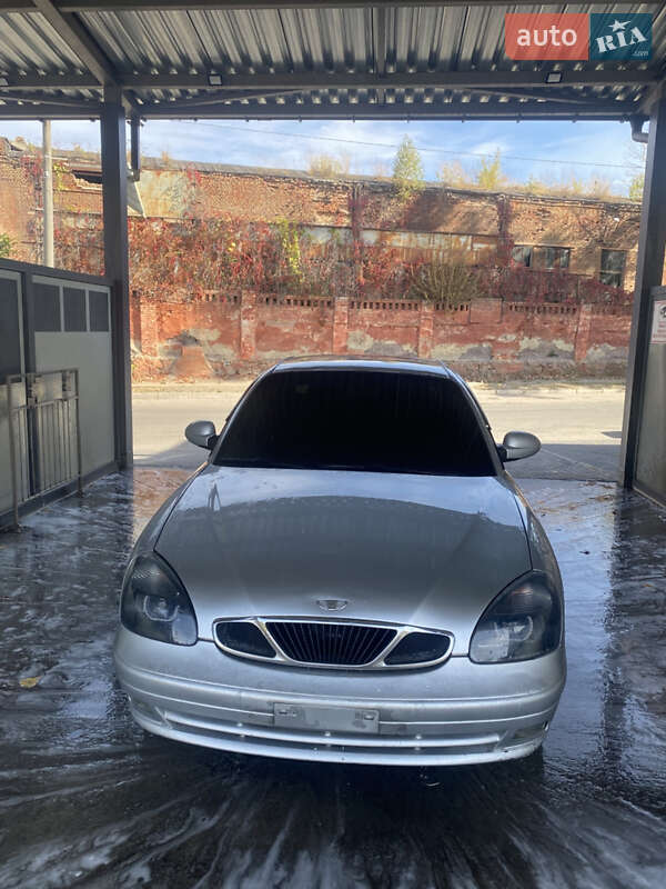 Седан Daewoo Nubira 2002 в Павлограді