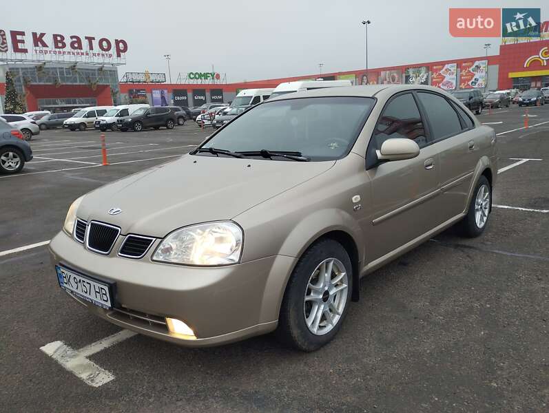 Седан Daewoo Nubira 2004 в Остроге