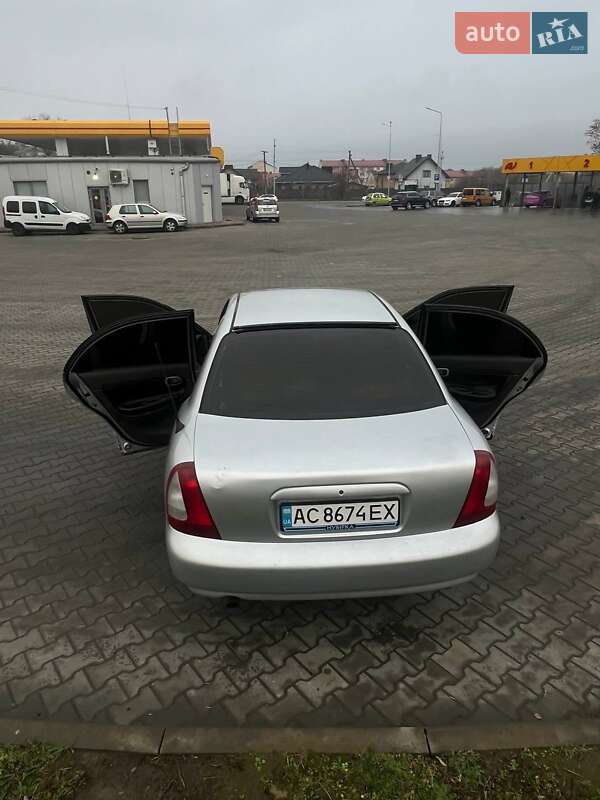 Седан Daewoo Nubira 1998 в Луцьку