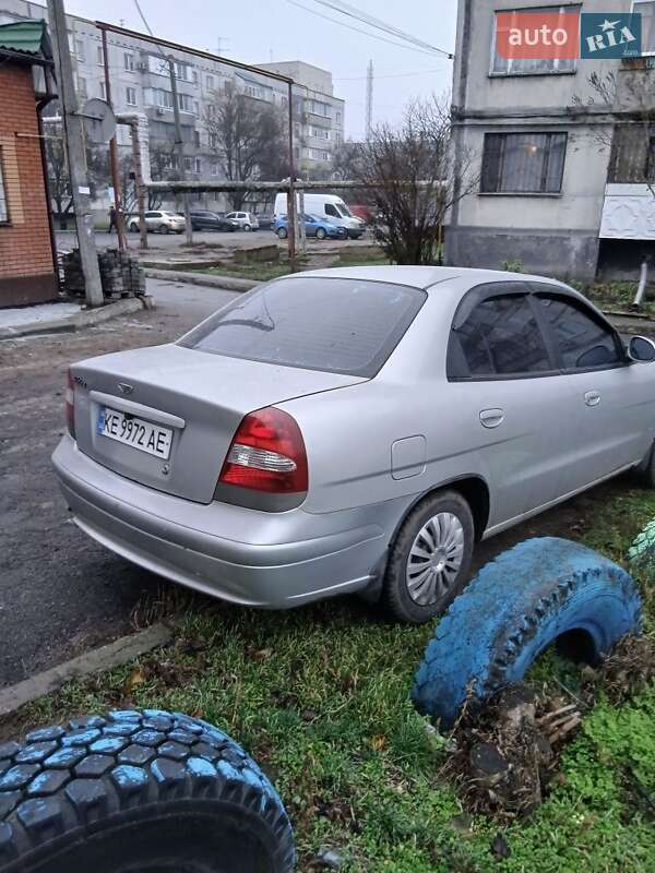 Седан Daewoo Nubira 2003 в Павлограді