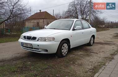 Седан Daewoo Nubira 1998 в Вольнянске