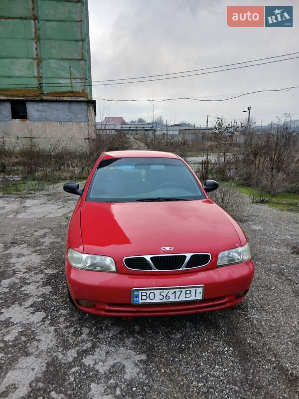 Седан Daewoo Nubira 1998 в Гусятині