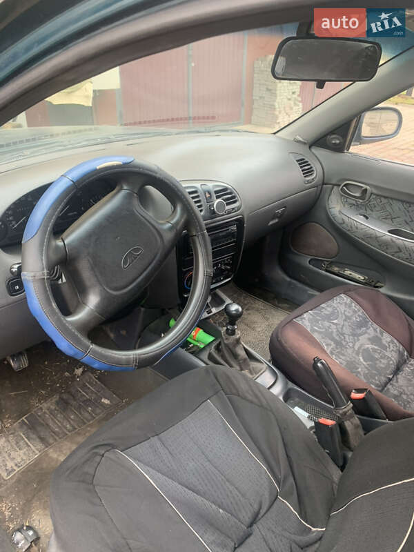 Седан Daewoo Nubira 1999 в Ярмолинцях