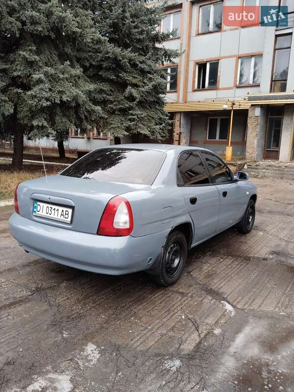Седан Daewoo Nubira 1998 в Чутове