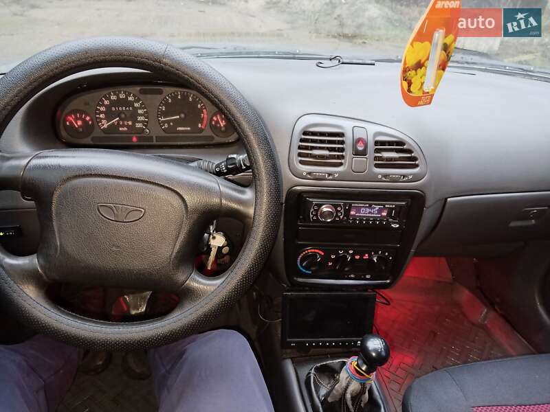 Седан Daewoo Nubira 1998 в Чутове