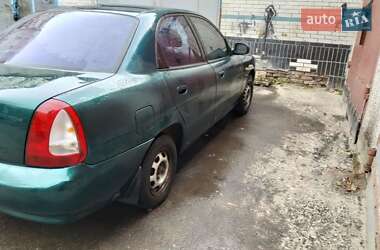 Седан Daewoo Nubira 1998 в Сумах