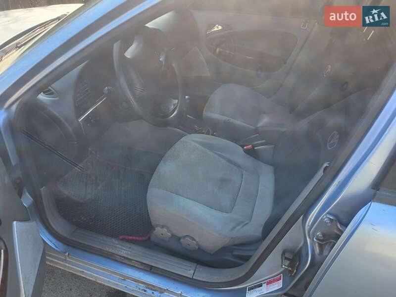 Седан Daewoo Nubira 2003 в Малодолинском