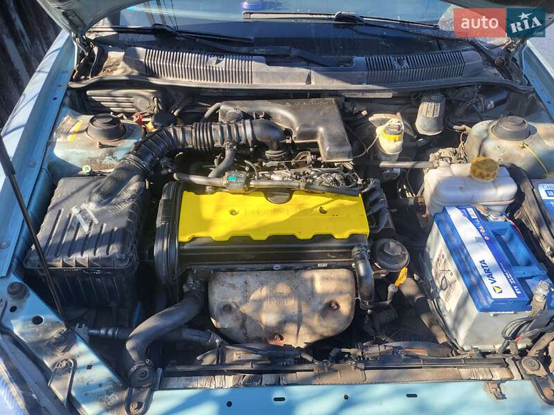 Седан Daewoo Nubira 2003 в Малодолинском