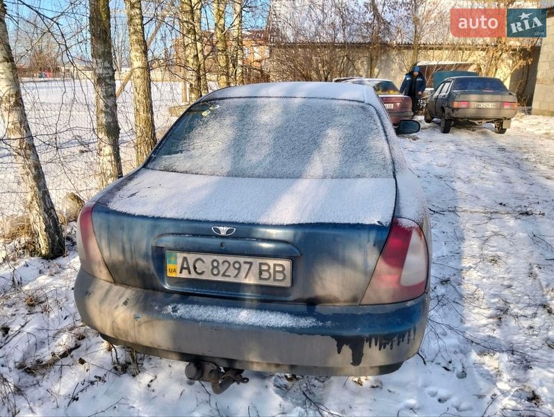 Седан Daewoo Nubira 2001 в Синельниково