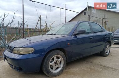 Седан Daewoo Nubira 1998 в Білгороді-Дністровському