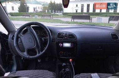 Седан Daewoo Nubira 1999 в Шепетівці