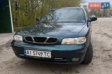 Седан Daewoo Nubira 1998 в Тараще
