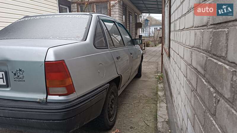 Седан Daewoo Racer 1995 в Кременчуге