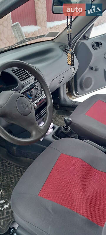 Седан Daewoo Sens 2004 в Кілії