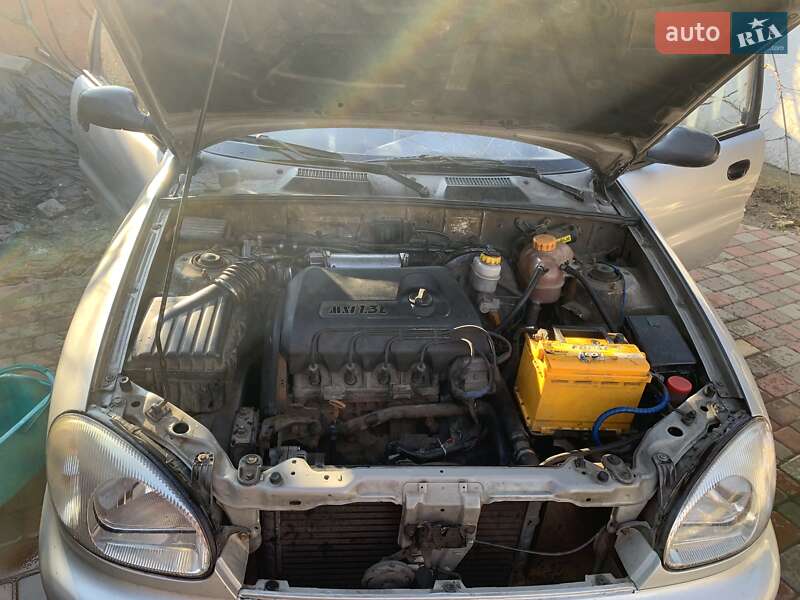 Седан Daewoo Sens 2004 в Чернігові