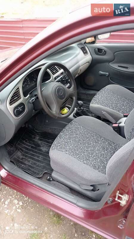 Седан Daewoo Sens 2010 в Волочиске