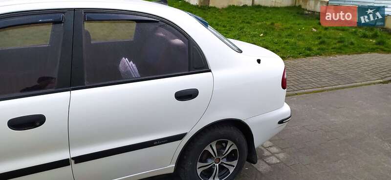 Седан Daewoo Sens 2002 в Львове