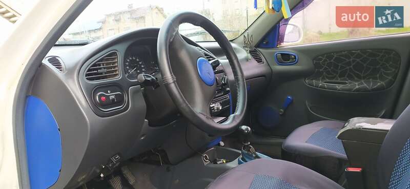 Седан Daewoo Sens 2002 в Львове