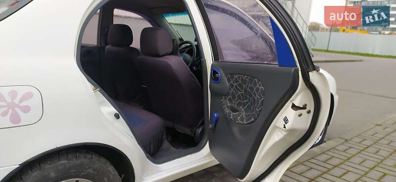 Седан Daewoo Sens 2002 в Львове