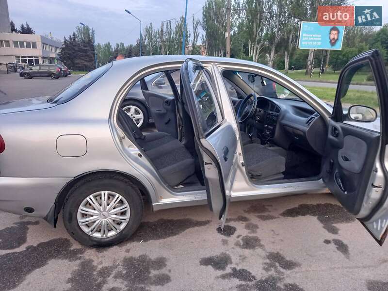 Седан Daewoo Sens 2004 в Запоріжжі
