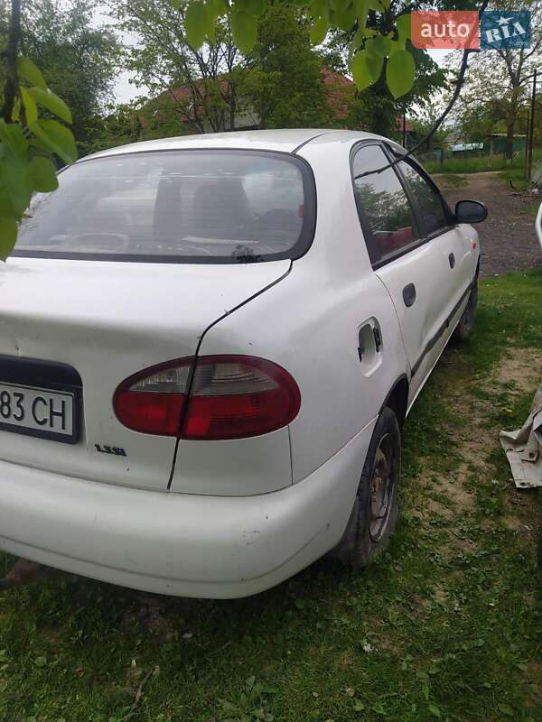 Седан Daewoo Sens 2002 в Хусте