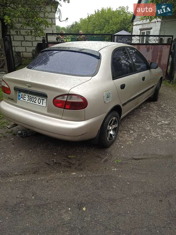 Седан Daewoo Sens 2004 в Новомосковске