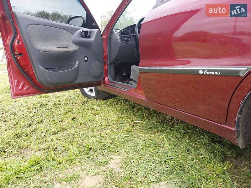 Седан Daewoo Sens 2004 в Белгороде-Днестровском