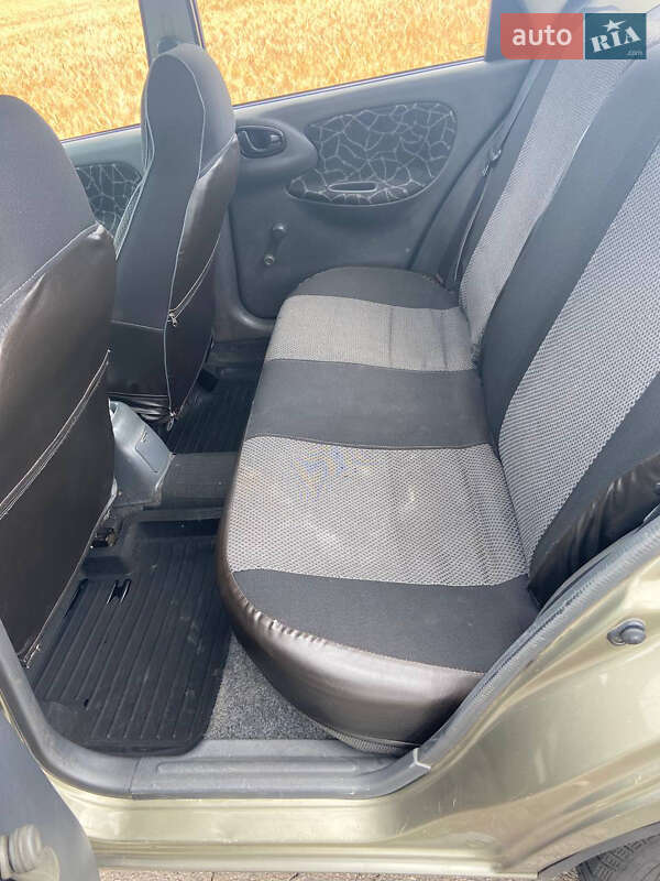 Седан Daewoo Sens 2003 в Голованевске