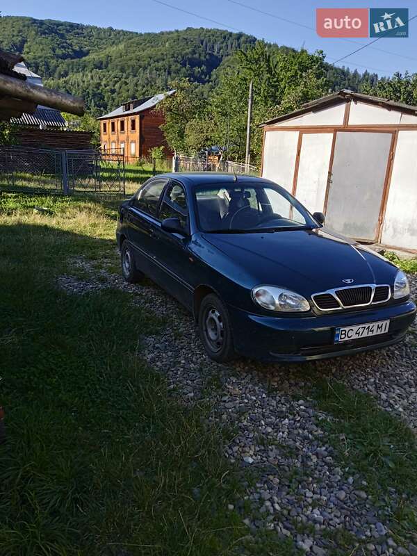 Седан Daewoo Sens 2004 в Косове