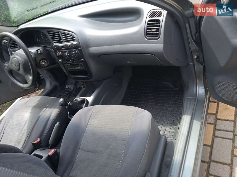Седан Daewoo Sens 2002 в Овідіополі