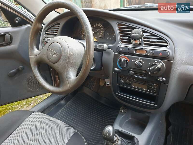 Седан Daewoo Sens 2004 в Ужгороді