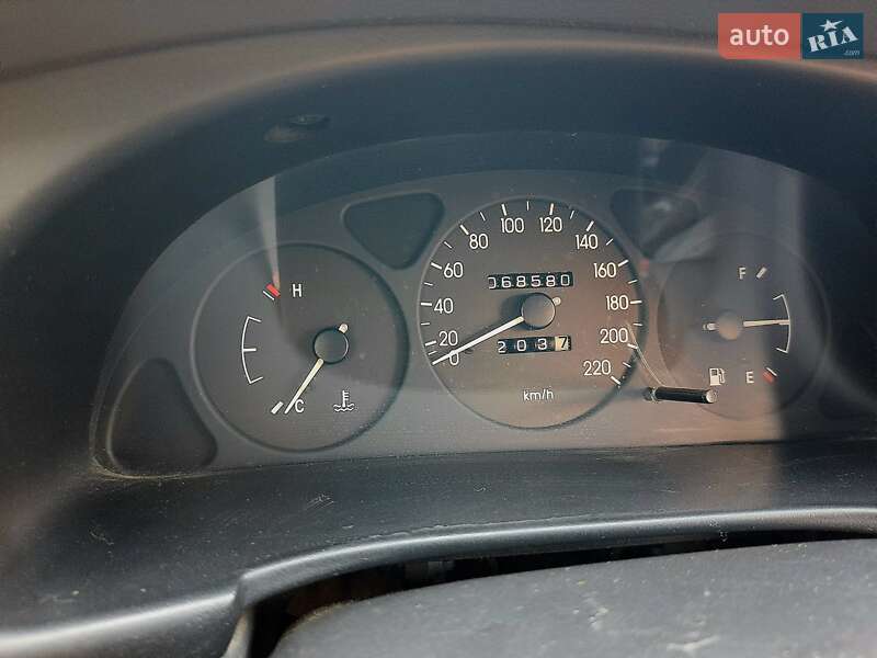 Седан Daewoo Sens 2004 в Ужгороді