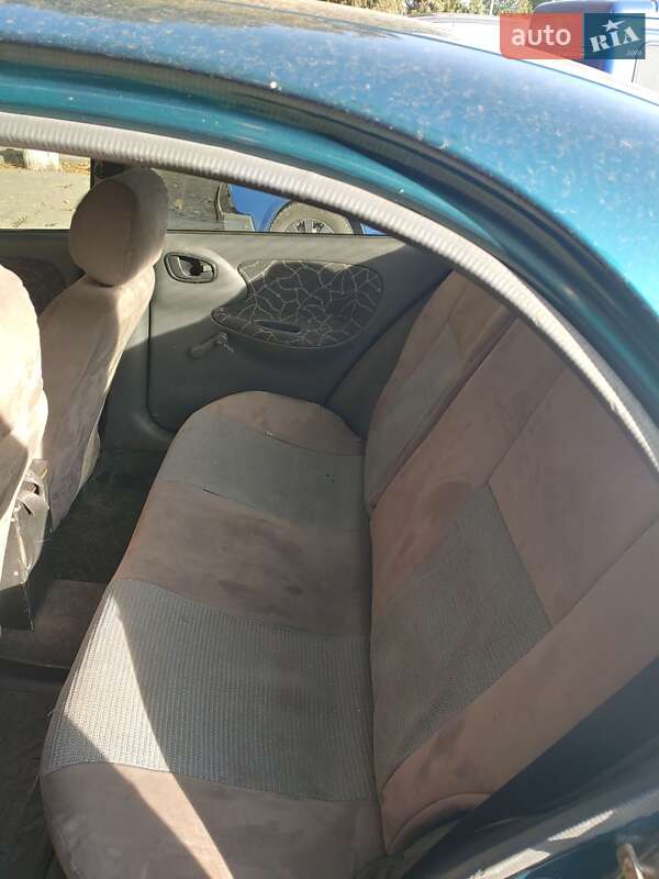 Седан Daewoo Sens 2003 в Днепре