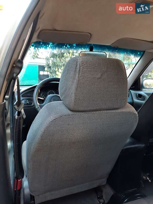 Седан Daewoo Sens 2003 в Запорожье