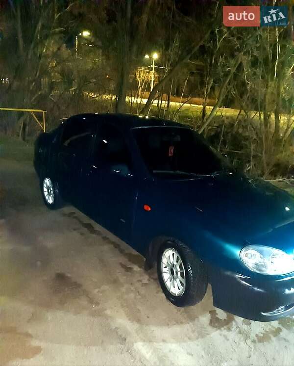 Седан Daewoo Sens 2004 в Жовтих Водах