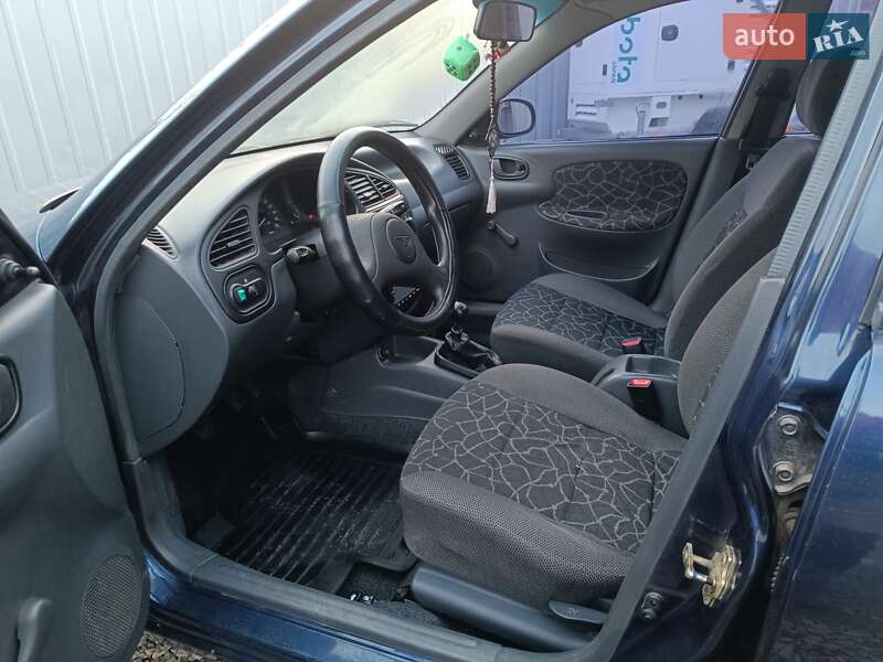 Седан Daewoo Sens 2003 в Полтаві