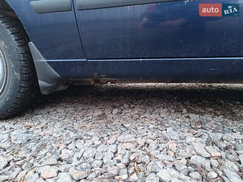Седан Daewoo Sens 2003 в Полтаві