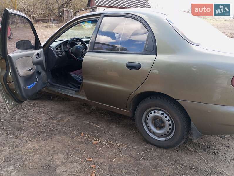 Седан Daewoo Sens 2004 в Бахмаче