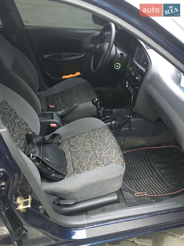 Седан Daewoo Sens 2004 в Дніпрі