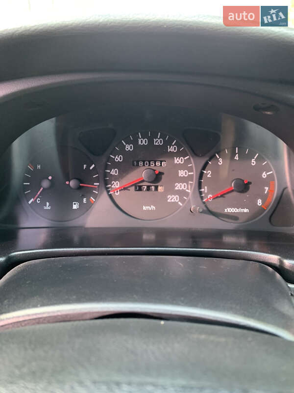 Седан Daewoo Sens 2003 в Львове